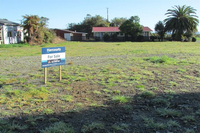 Photo of property in 1 Tramway Street, Ross, 7812