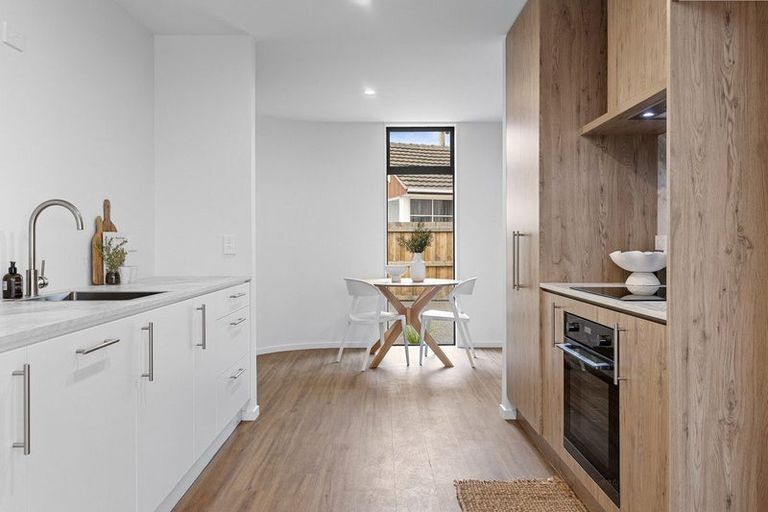 Photo of property in 2/93 Hills Road, Edgeware, Christchurch, 8013