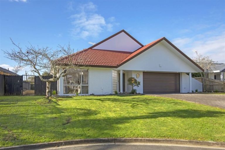 Photo of property in 9 Camerton Close, Northpark, Auckland, 2013
