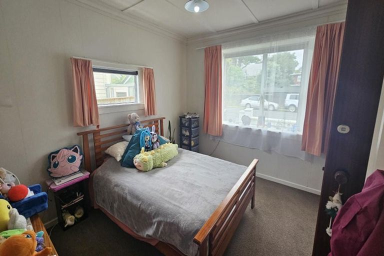 Photo of property in 69 Pendarves Street, New Plymouth, 4310