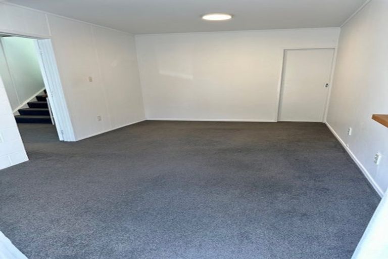 Photo of property in 2/23 Waitemata Road, Hauraki, Auckland, 0622