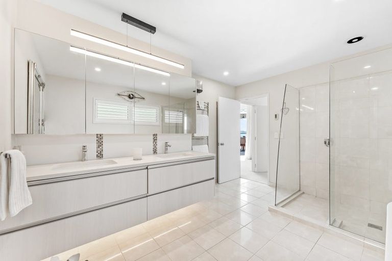 Photo of property in 32 Kahurangi Place, Snells Beach, 0920