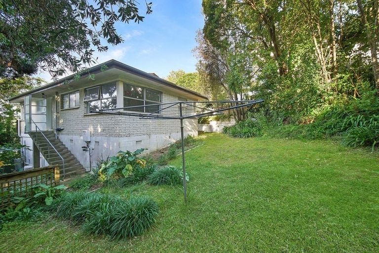 Photo of property in 25 Walnut Lane, Browns Bay, Auckland, 0630