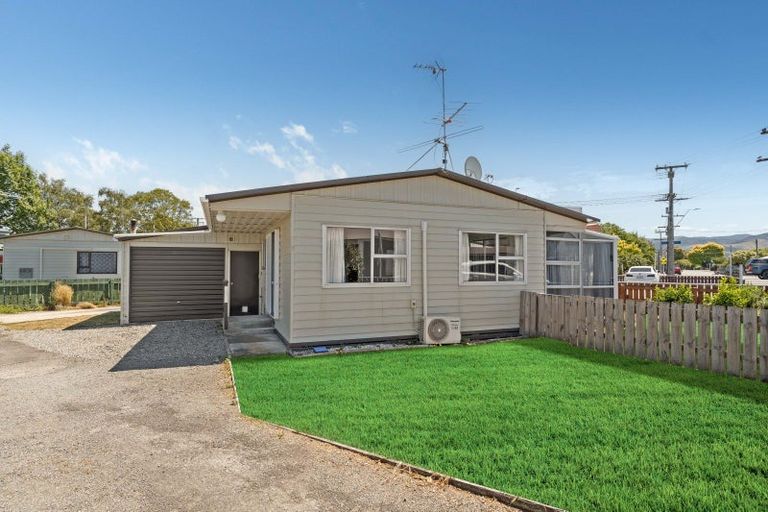 Photo of property in 1 Wakelin Street, Carterton, 5713