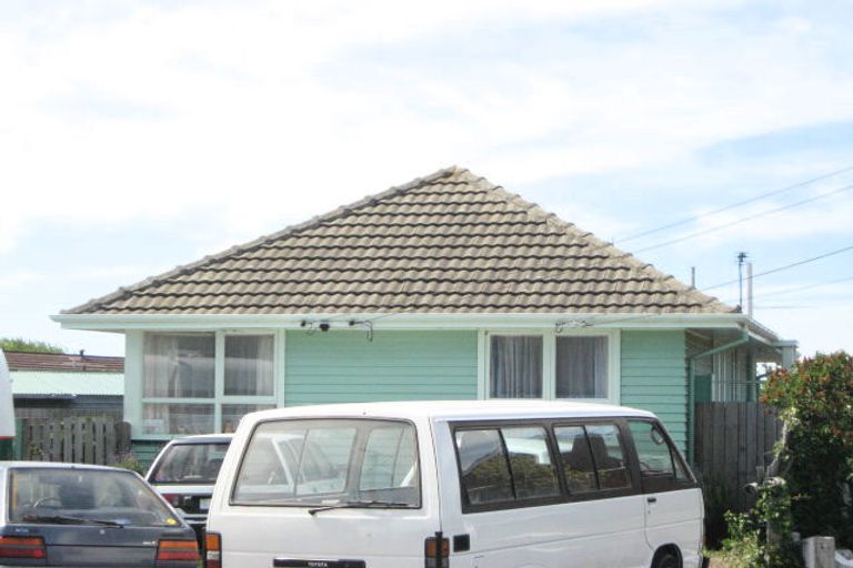 Photo of property in 33 Ontario Place, Wainoni, Christchurch, 8061