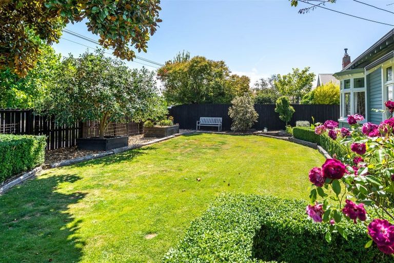 Photo of property in 2/128 Weston Road, St Albans, Christchurch, 8052