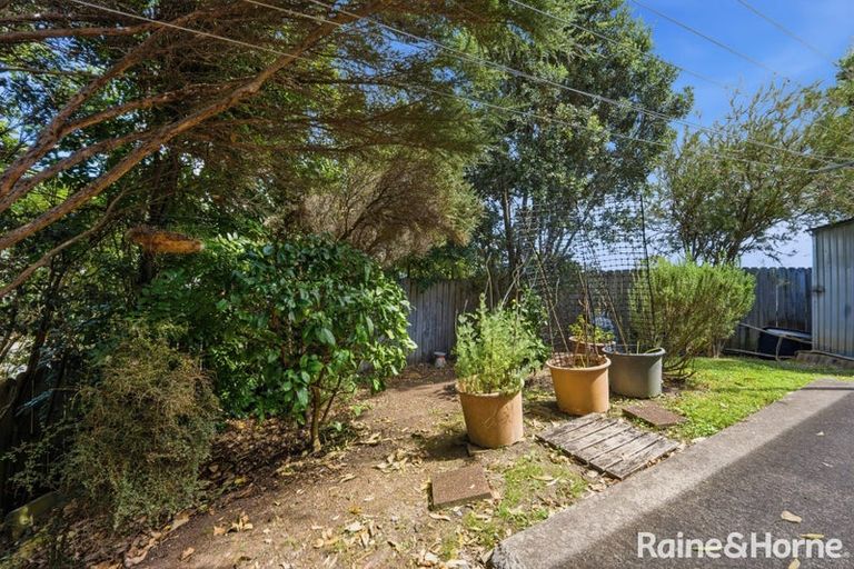 Photo of property in 18 Nirmal Place, Sunnyvale, Auckland, 0612