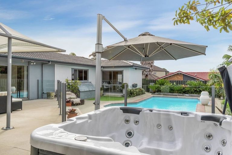 Photo of property in 15 Falstaff Place, Half Moon Bay, Auckland, 2012