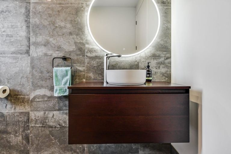 Photo of property in 2 Garland Lane, Leamington, Cambridge, 3432