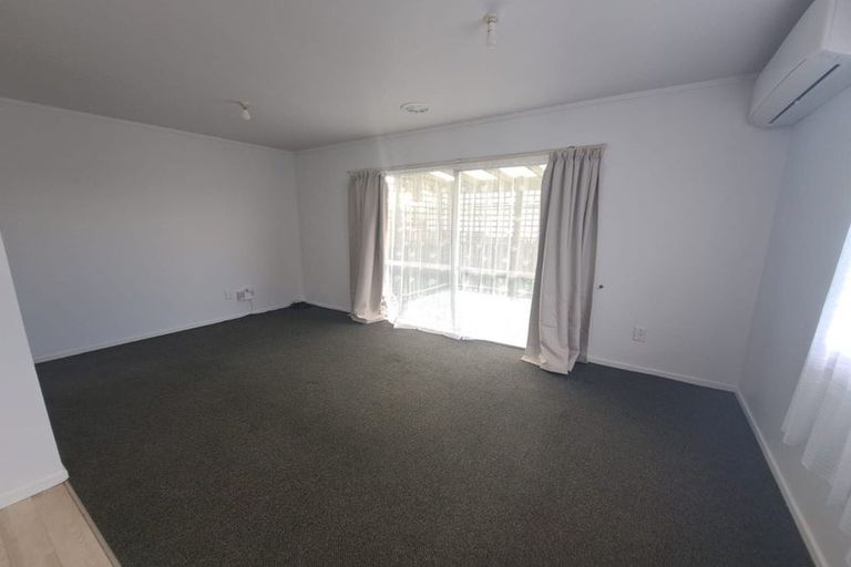 Photo of property in 2/36 Rimu Street, New Lynn, Auckland, 0600