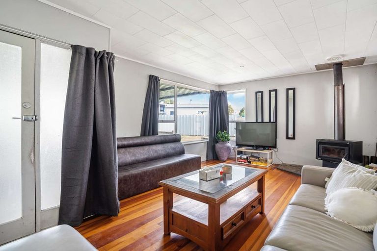 Photo of property in 33 Aarts Avenue, Manurewa, Auckland, 2102