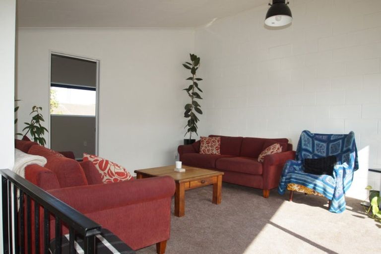 Photo of property in 2/24 Chilton Drive, Mairehau, Christchurch, 8052