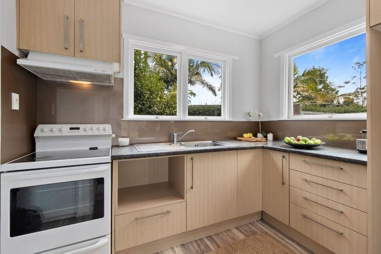 Photo of property in 3/133 Shakespeare Road, Milford, Auckland, 0620