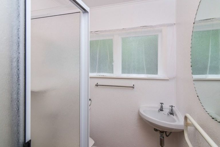 Photo of property in 118 Kelburn Parade, Kelburn, Wellington, 6012