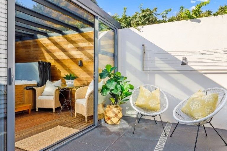 Photo of property in 10 Onslow Street, St Albans, Christchurch, 8014