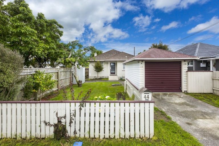 Photo of property in 44 Seddon Street, Wallaceville, Upper Hutt, 5018