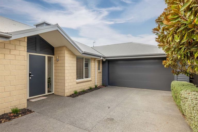 Photo of property in 36 Mcmahon Drive, Aidanfield, Christchurch, 8025