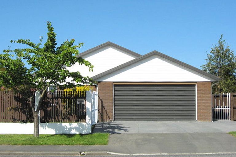 Photo of property in 76 Good Street, Rangiora, 7400