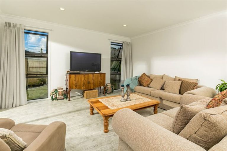 Photo of property in 13 Remana Crescent, Huapai, Kumeu, 0810