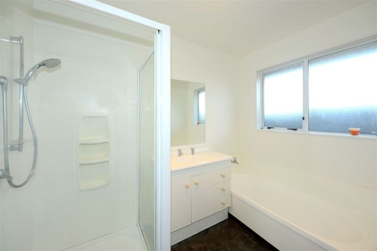 Photo of property in 2/54 Saint Johns Street, Woolston, Christchurch, 8062