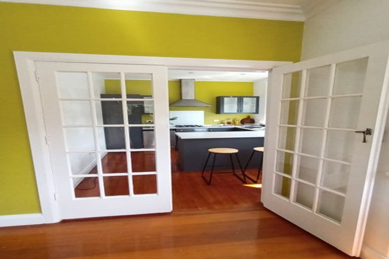 Photo of property in 34 Moana Road, Kelburn, Wellington, 6012