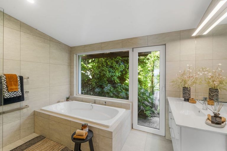 Photo of property in 7 Michael Avenue, Mount Pleasant, Christchurch, 8081