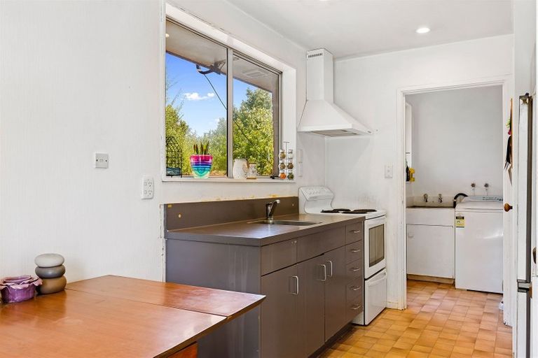 Photo of property in 77 Solomon Avenue, Redwood, Christchurch, 8051