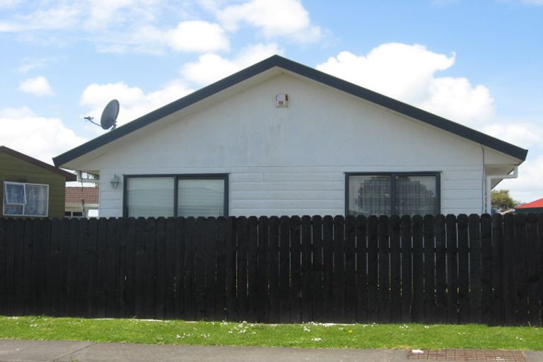 Photo of property in 129 Maplesden Drive, Clendon Park, Auckland, 2103
