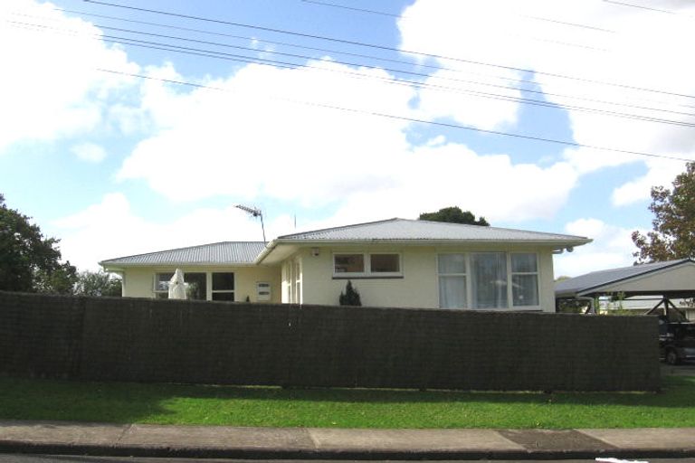 Photo of property in 2b Sarona Avenue, Glen Eden, Auckland, 0602