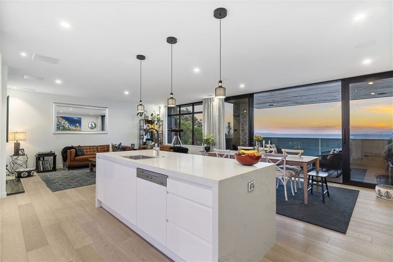 Photo of property in 123a Churchill Road, Rothesay Bay, Auckland, 0630