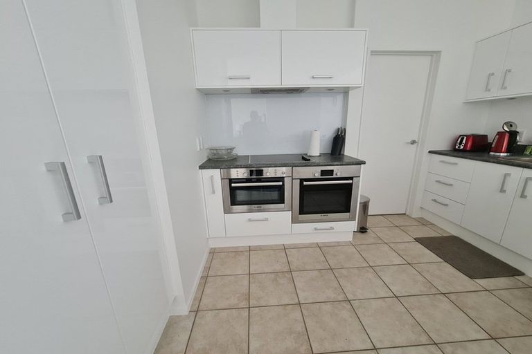 Photo of property in Maddison Apartments, 3/6d Queen Street, Palmerston North, 4410