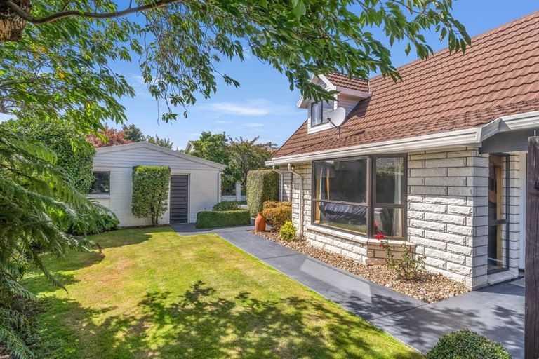 Photo of property in 10 Rowanwood Close, Halswell, Christchurch, 8025