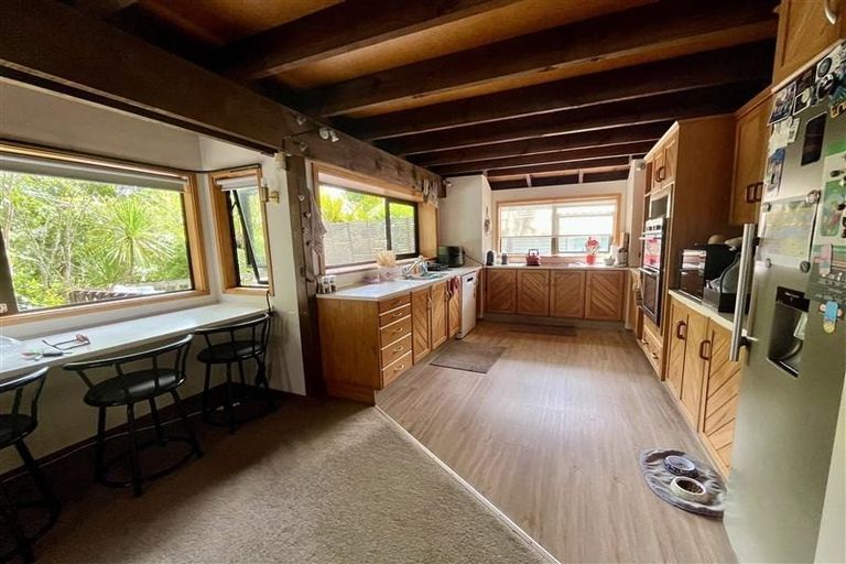 Photo of property in 2/69 Saddleback Rise, Murrays Bay, Auckland, 0630