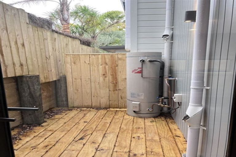 Photo of property in 8a Neptune Avenue, Beach Haven, Auckland, 0626