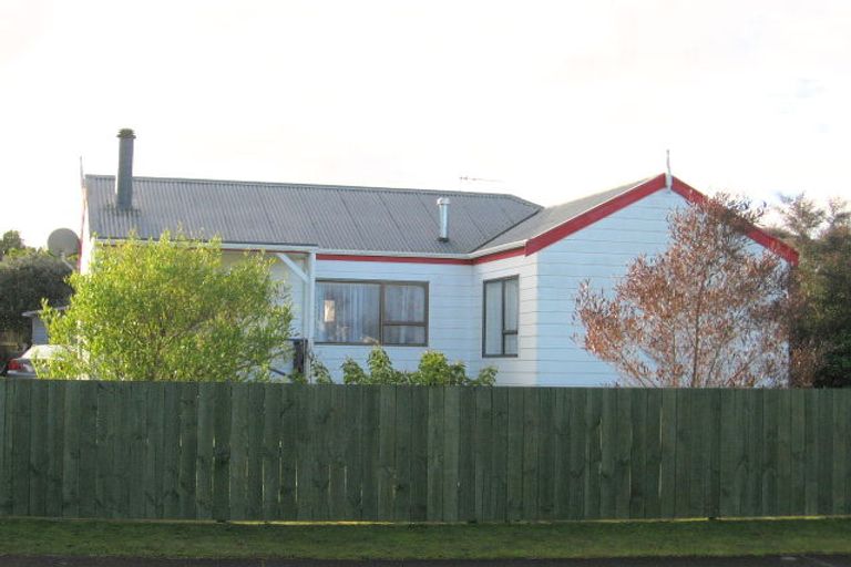 Photo of property in 46 Oakfield Crescent, Pukete, Hamilton, 3200