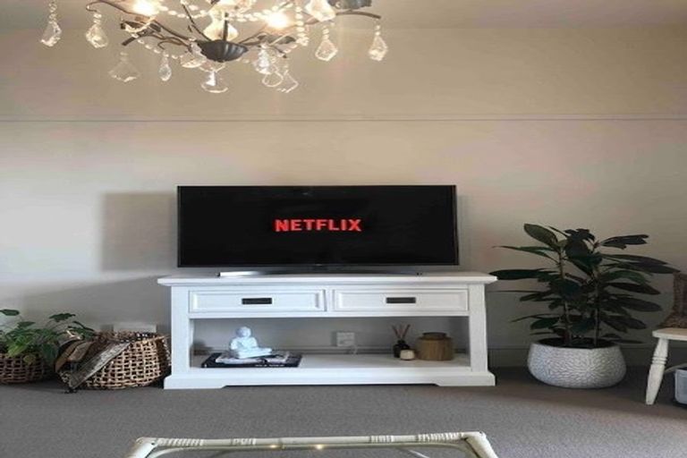 Photo of property in 127 Saint Aubyn Street, New Plymouth, 4310