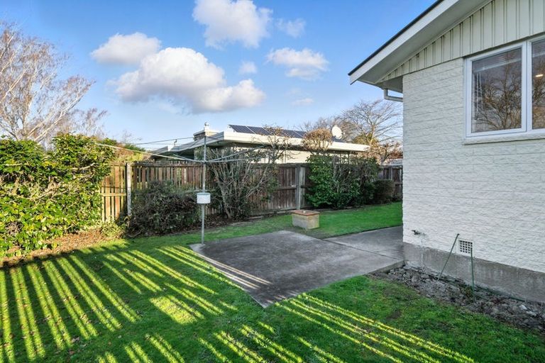 Photo of property in 1 Glenavon Place, Ilam, Christchurch, 8041