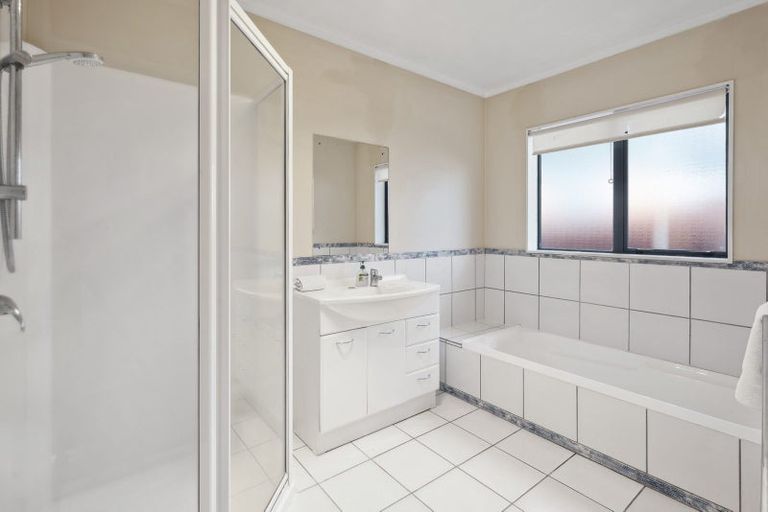 Photo of property in 56a Aquarius Drive, Kawaha Point, Rotorua, 3010