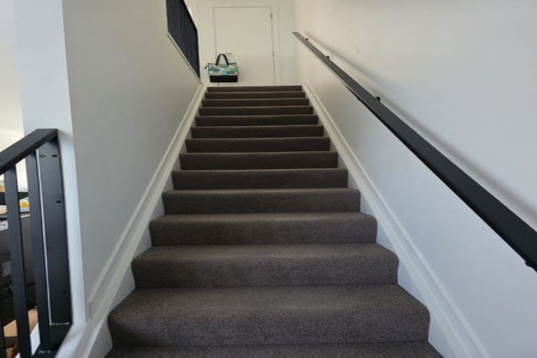 Photo of property in 14 Rauriki Lane, Rosehill, Papakura, 2113