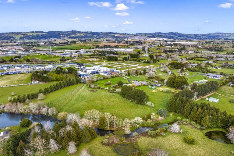 Photo of property in 30 Burberry Road, Karaka, Drury, 2578