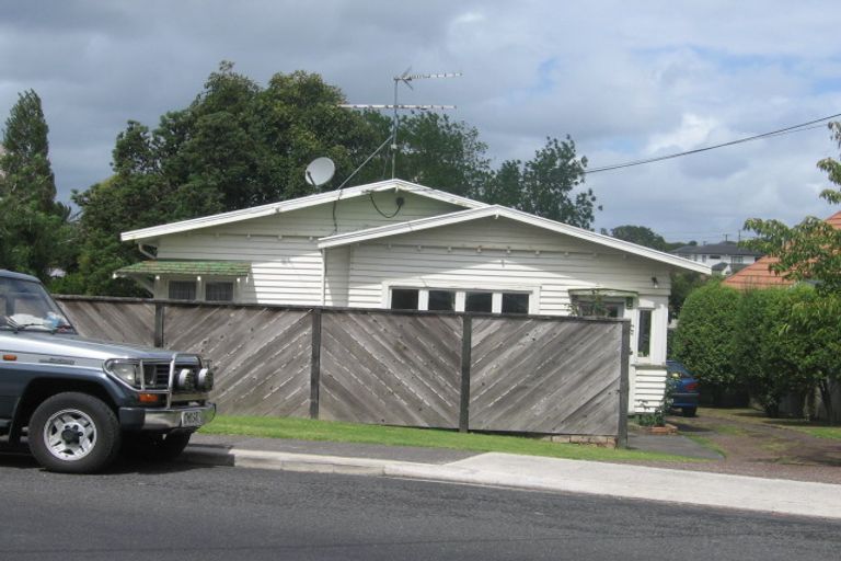 Photo of property in 1/8 Nile Road, Milford, Auckland, 0620