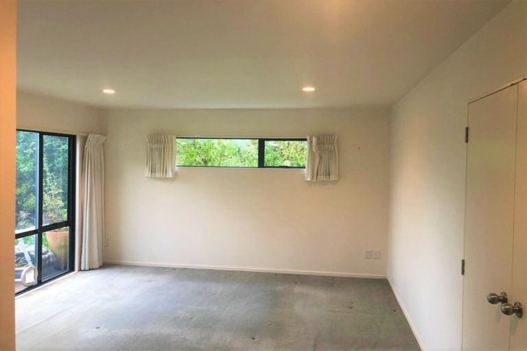 Photo of property in 3/275 East Coast Road, Mairangi Bay, Auckland, 0630