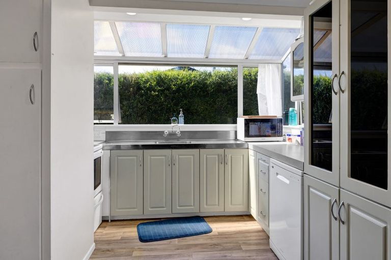 Photo of property in 4 Karaka Street, Merrilands, New Plymouth, 4312