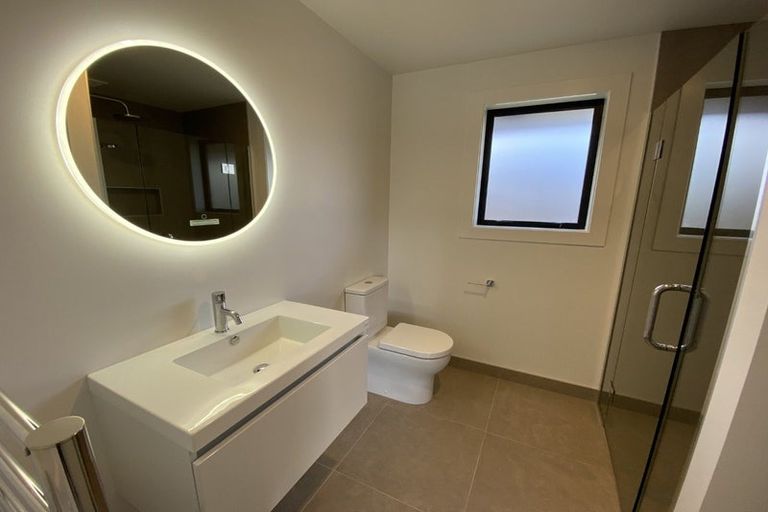 Photo of property in 6 Bale Road, Jacks Point, 9371