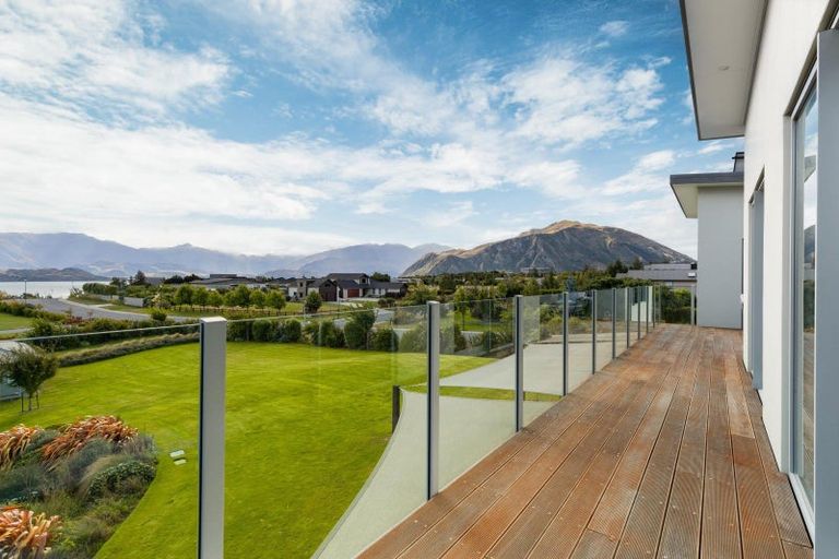 Photo of property in 28 Minaret Ridge, Wanaka, 9305