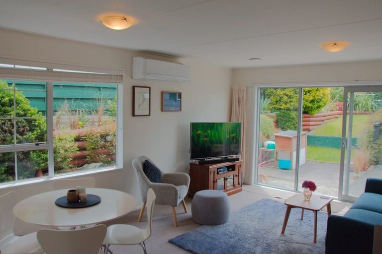 Photo of property in 2/40 Salford Street, Newlands, Wellington, 6037