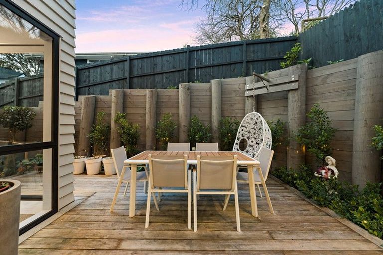 Photo of property in 37b Hythe Terrace, Mairangi Bay, Auckland, 0630