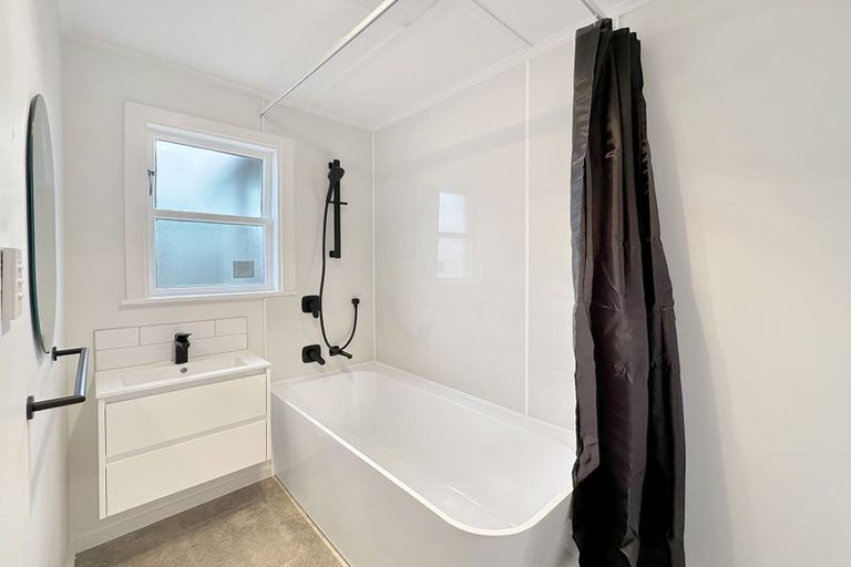 Photo of property in 68 Seddon Street, Naenae, Lower Hutt, 5011