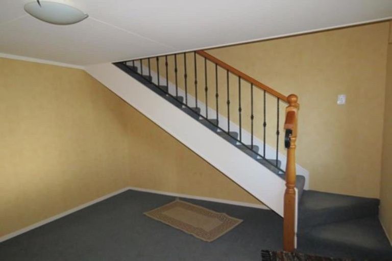 Photo of property in 6b Scott Street, Moturoa, New Plymouth, 4310