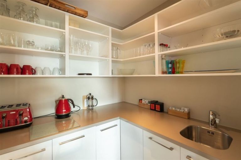 Photo of property in 11 Robertson Street, Russell, 0202